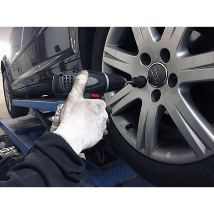 Locking Lug Nut Remover Kit action photo 2