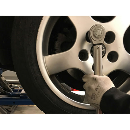 Locking Lug Nut Remover Kit action photo 4